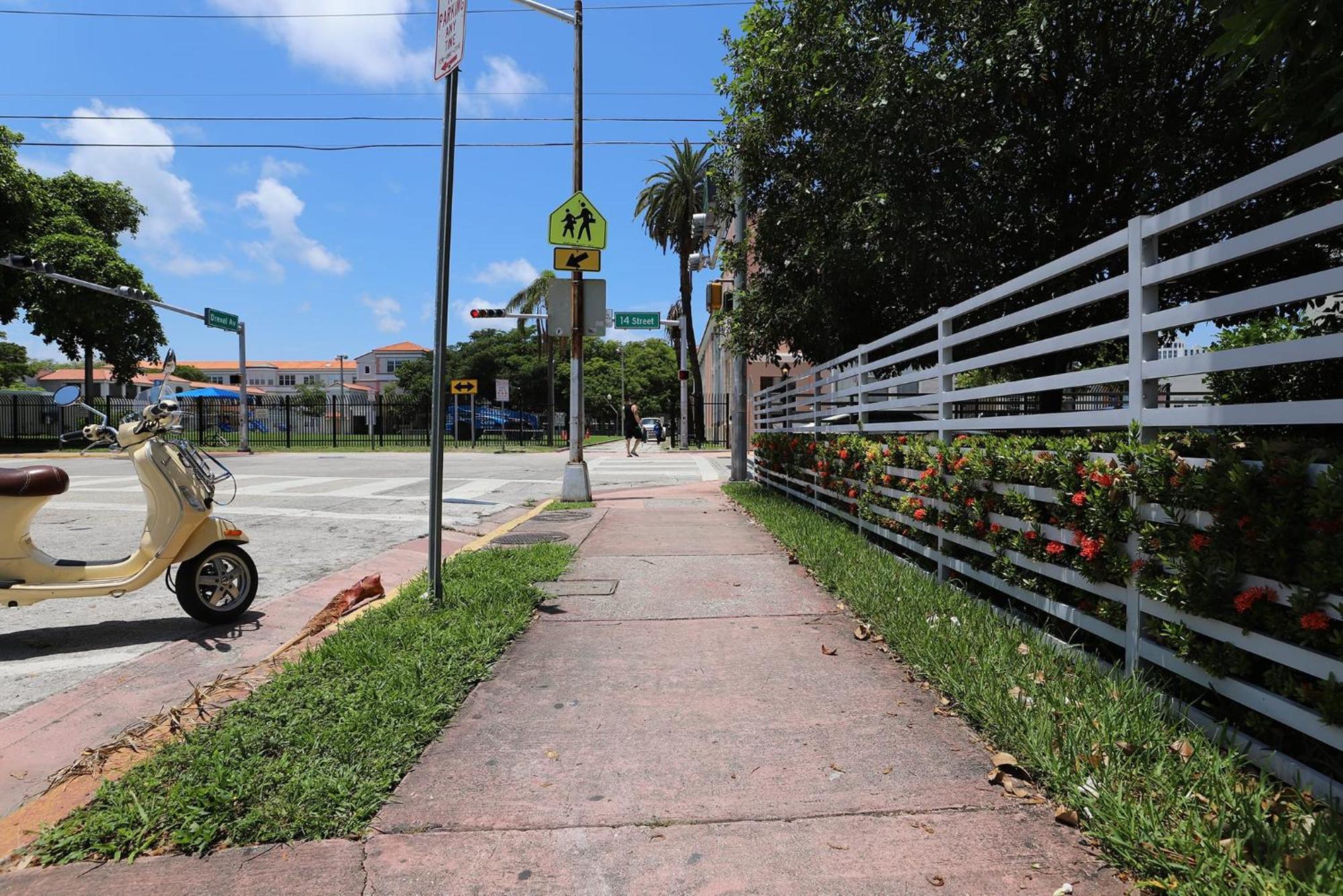 South Beach Steps To Ocean Drive Free Parking & Pet Friendly マイアミビーチ エクステリア 写真